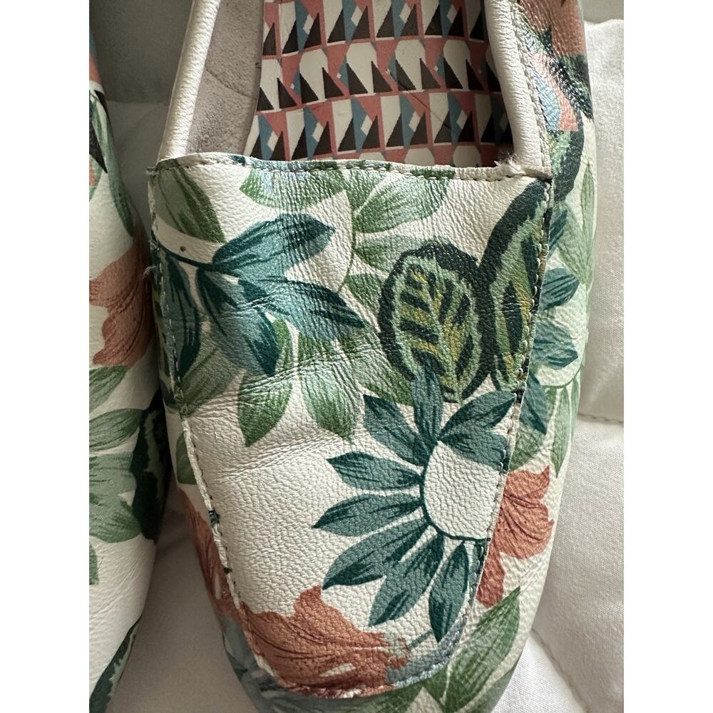 Donald J. Pliner DeeDee Tropical Floral print loafers Size 7N Narrow - Picture 2 of 8